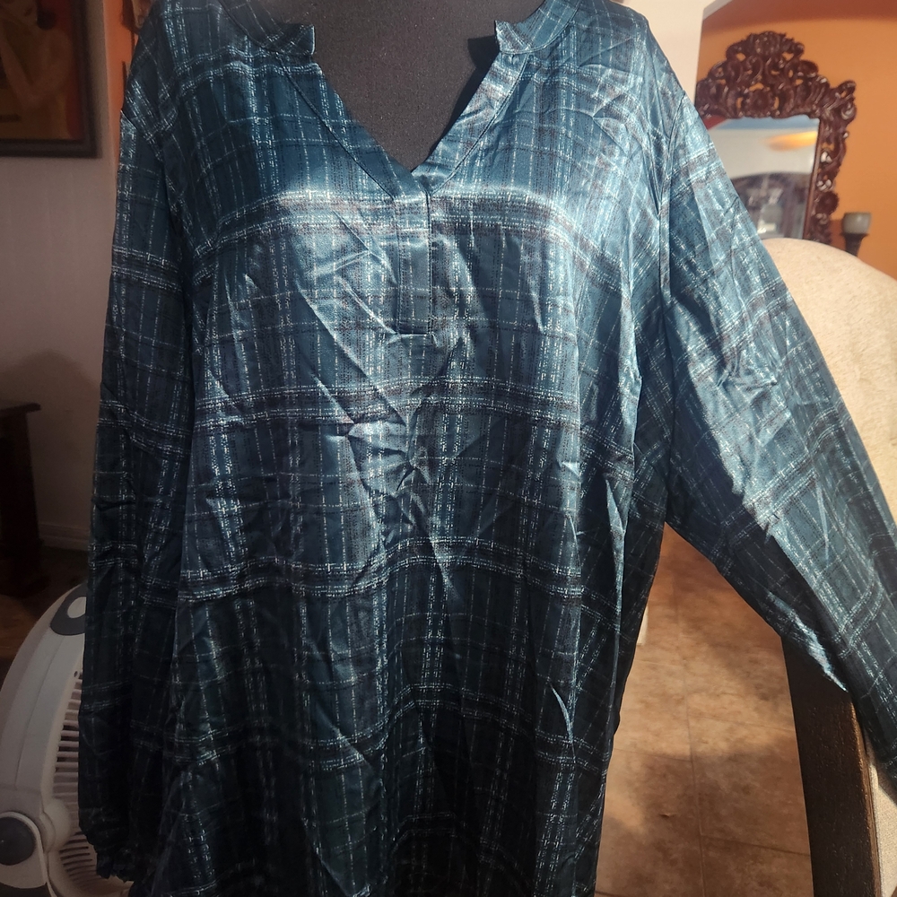 New. Lane Brayant Plus 26 Blue Plaid Long Sleeve Blouse
